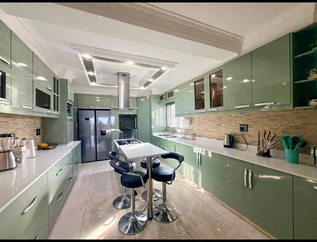 4 BEDROOM HOUSE FOR SALE IN RESERVOIR HILLS